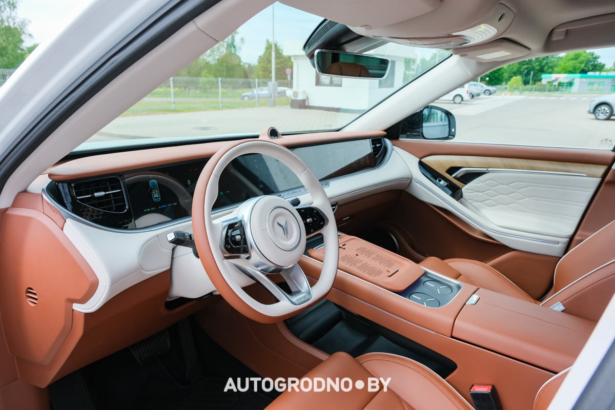 Voyah Free Pro в Гродно - новый автосалон - обзор и тест-драйв