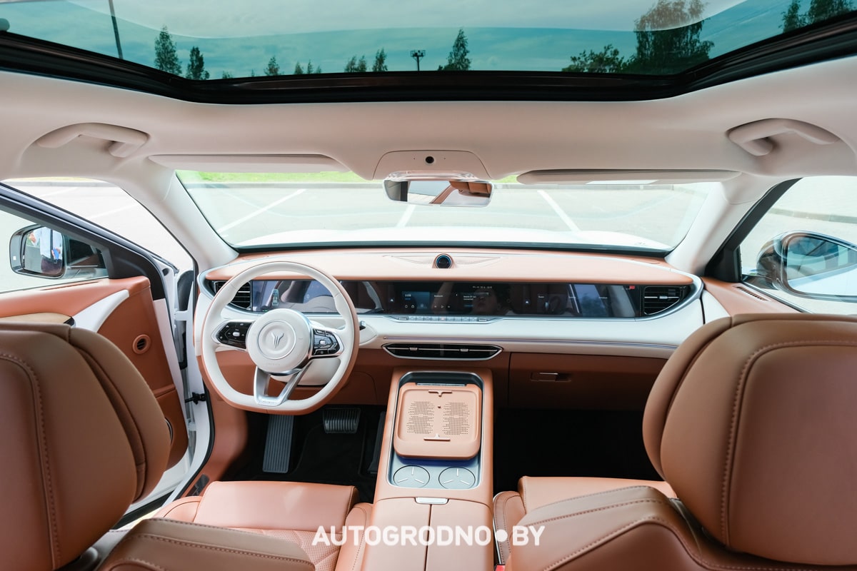 Voyah Free Pro в Гродно - новый автосалон - обзор и тест-драйв