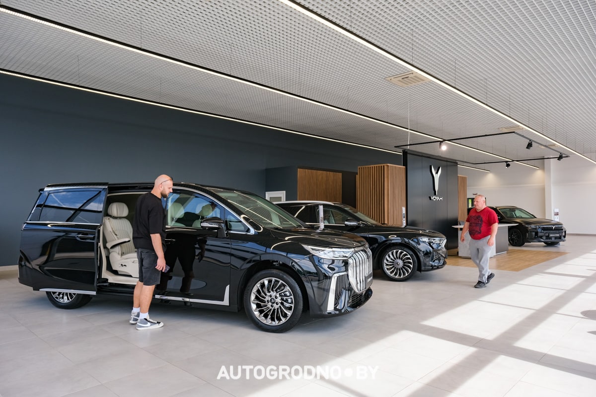 Voyah Free Pro в Гродно - новый автосалон - обзор и тест-драйв