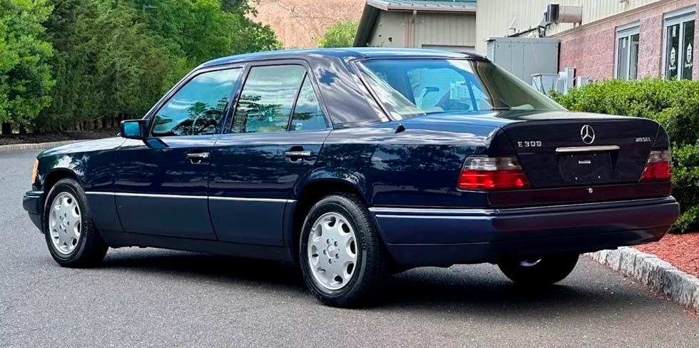 Дизельные Mercedes W124 с малым пробегом американцы покупают по цене двух квартир в Гродно
