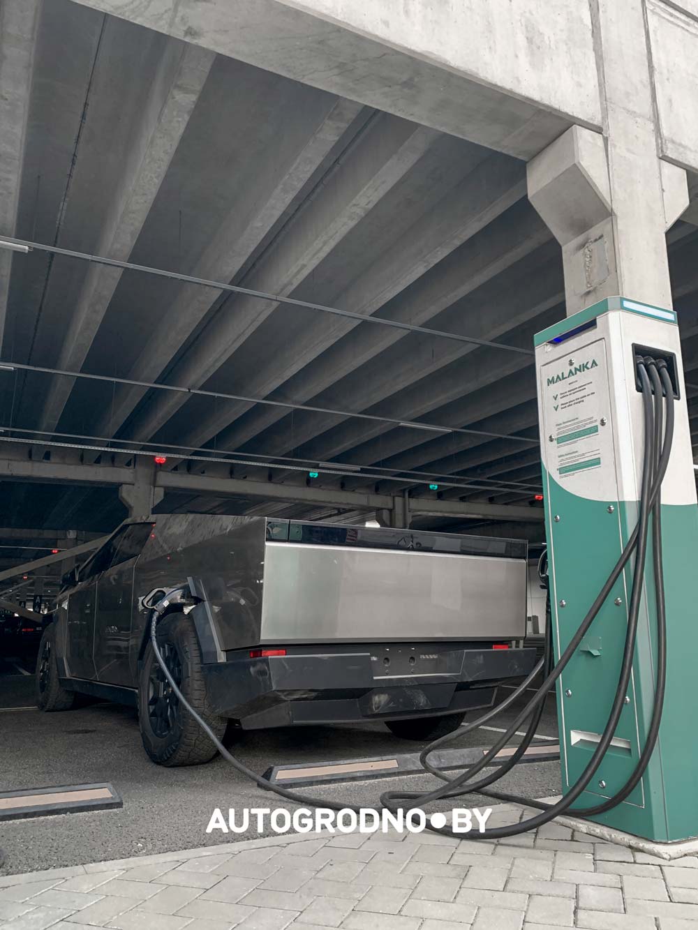 Фотофакт: в Гродно заметили Tesla Cybertruck