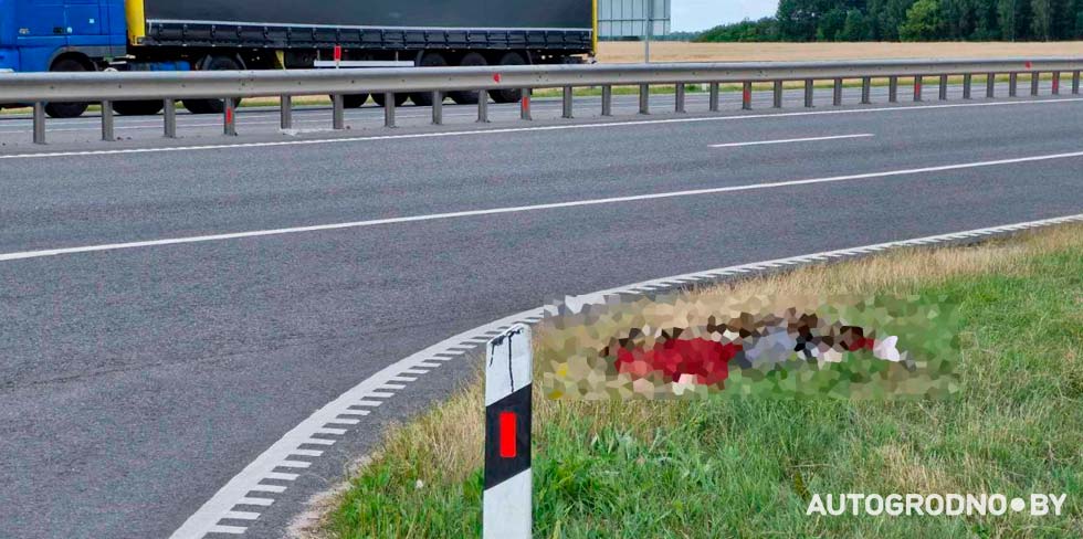Ужасная авария на перекрестке трассы М6 в Лидском районе: два человека погибли