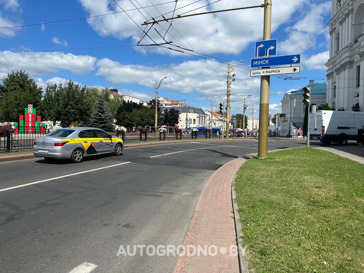 Лежачий полицейский на улице Стефана Батория в Гродно