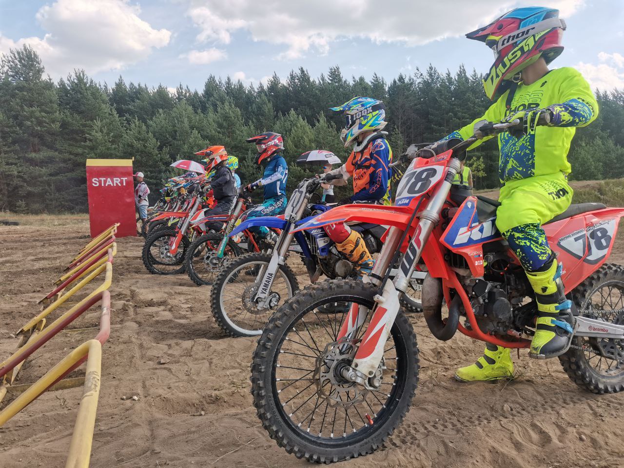 motokross 27 28 07 24 01