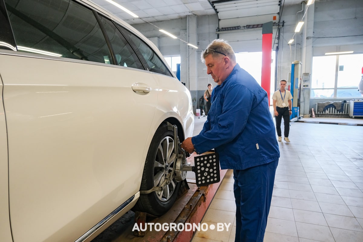 Стенд развал схождения в Гродно интервью