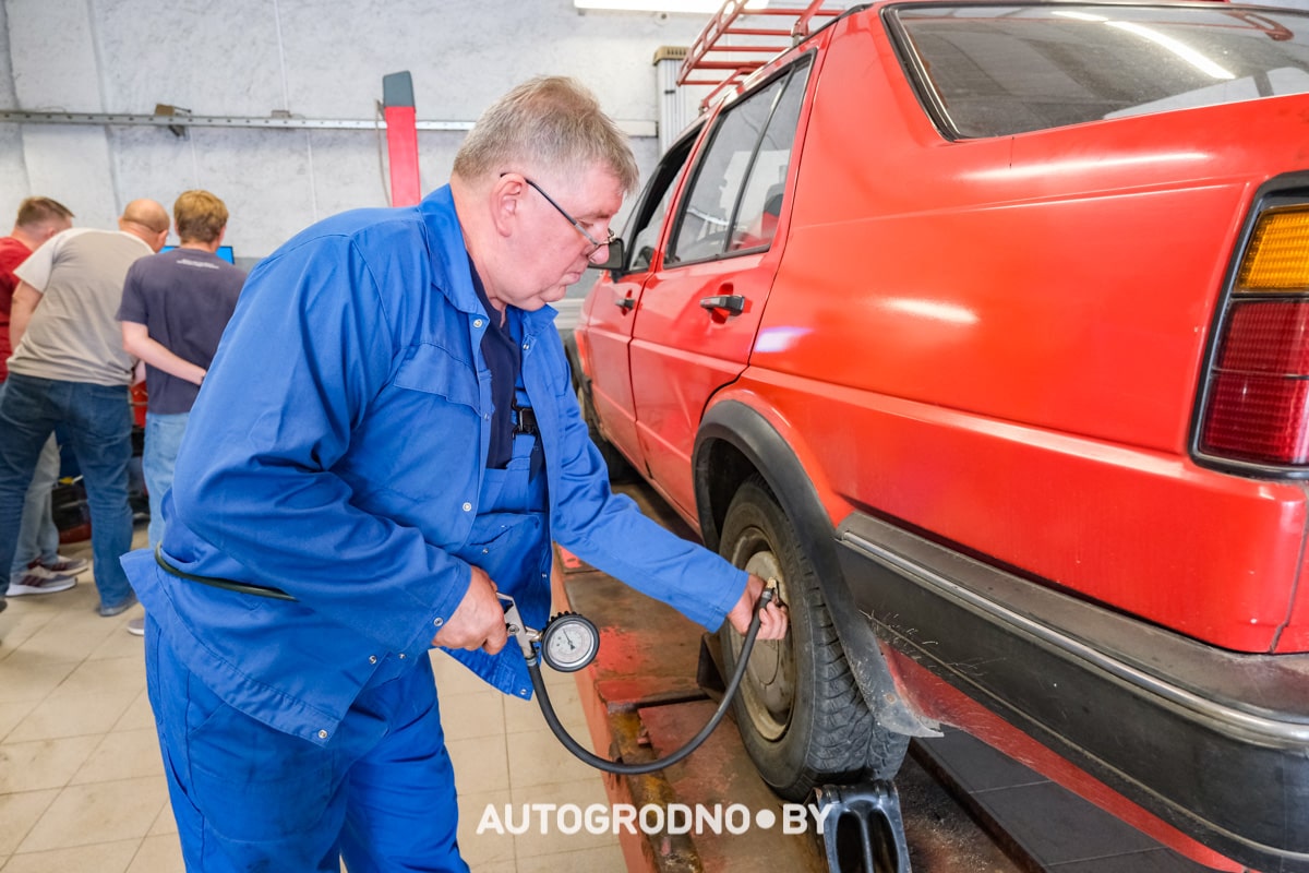 Стенд развал схождения в Гродно интервью