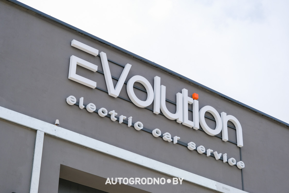 Установка СИМ-карты в электромобиль