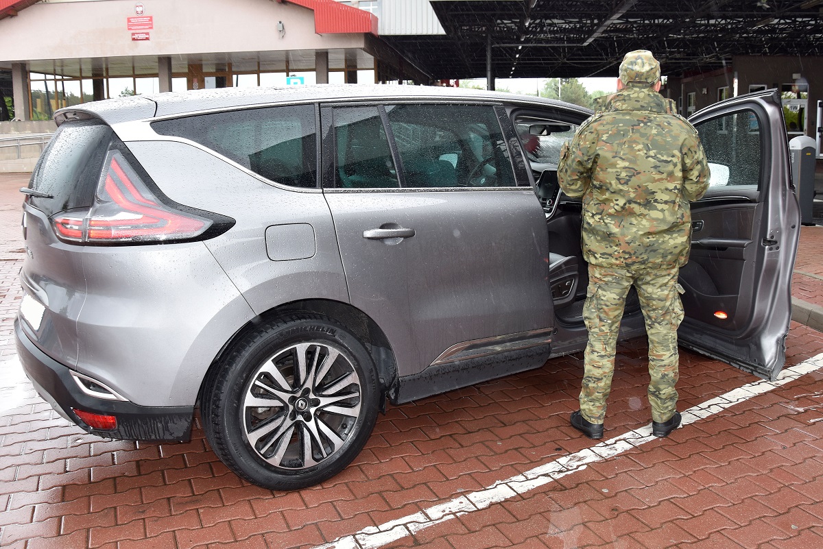 renault poland ugon 27 05 01