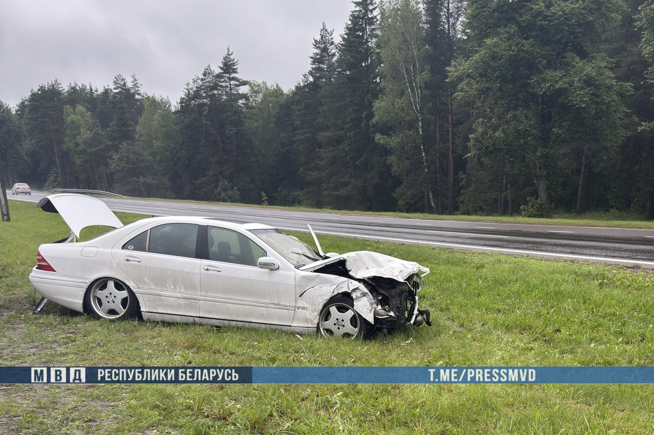 minsk aeroport mercedes 28 06 02