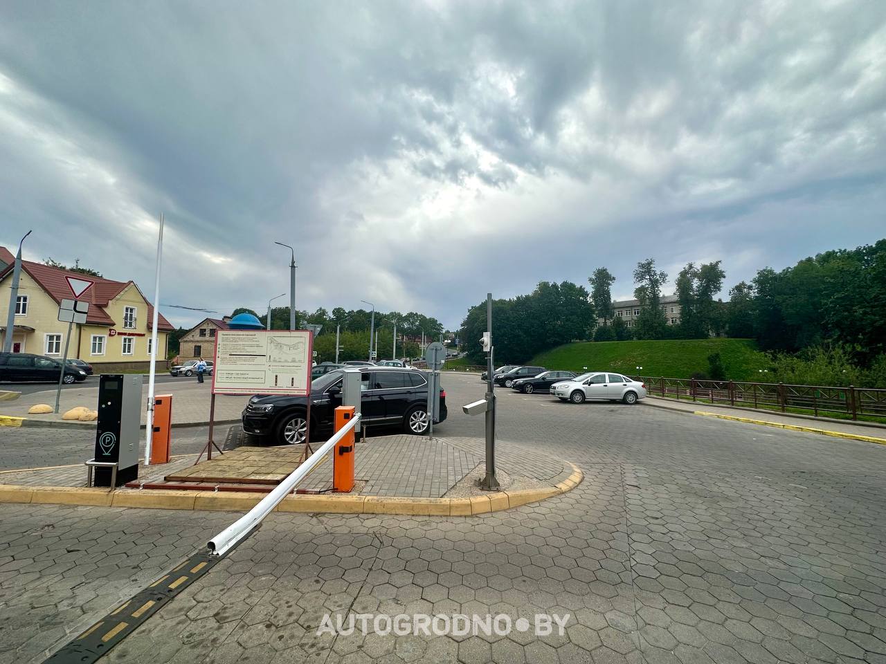 Платная парковка на Виленской бесплатна в Гродно