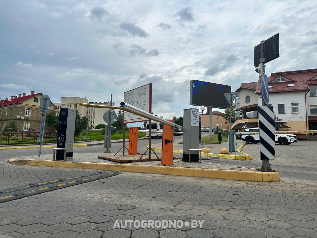 Платная парковка на Виленской бесплатна в Гродно