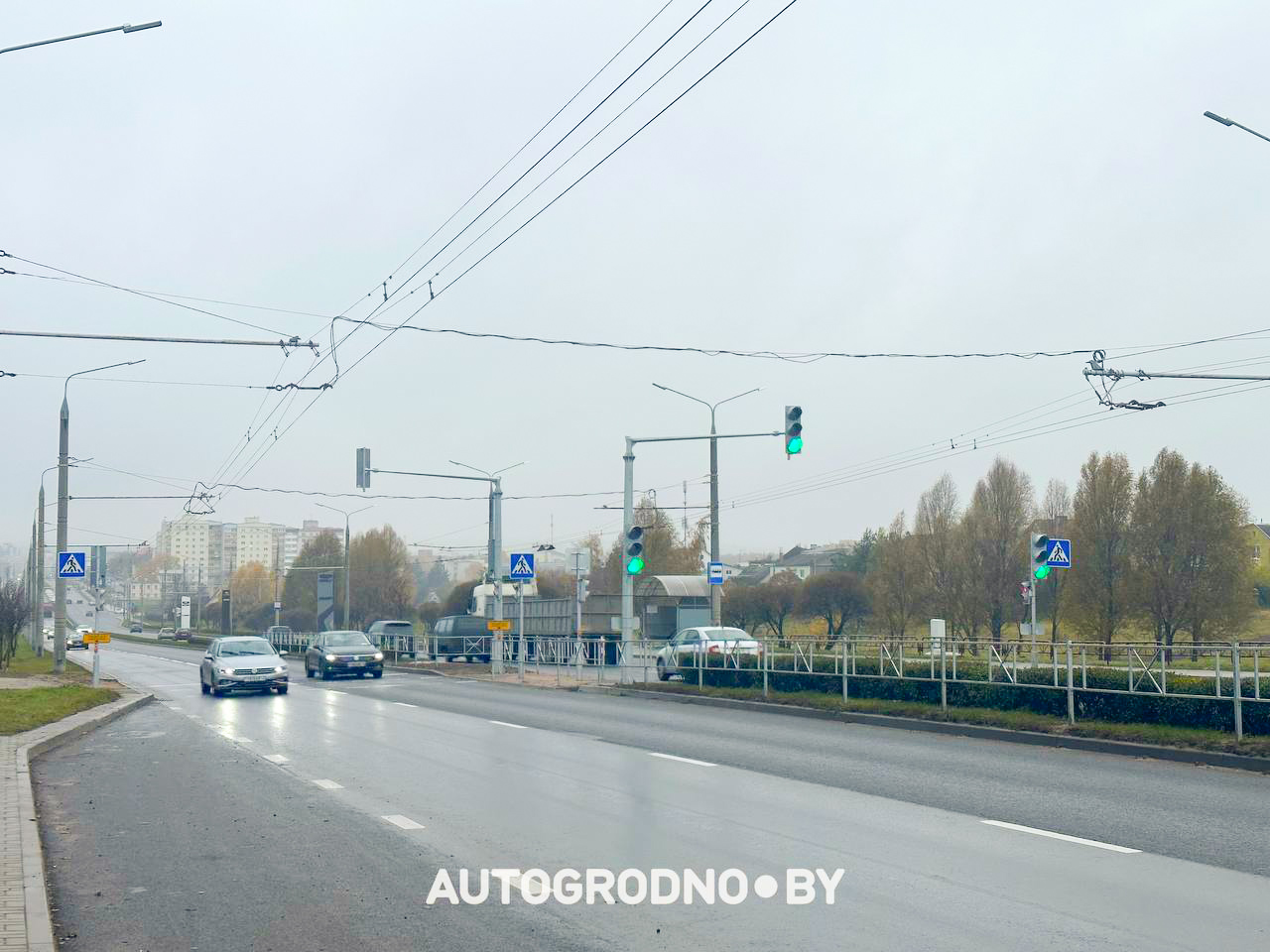 На участке объездной в Гродно понизили скорость движения и установили переход со светофорами