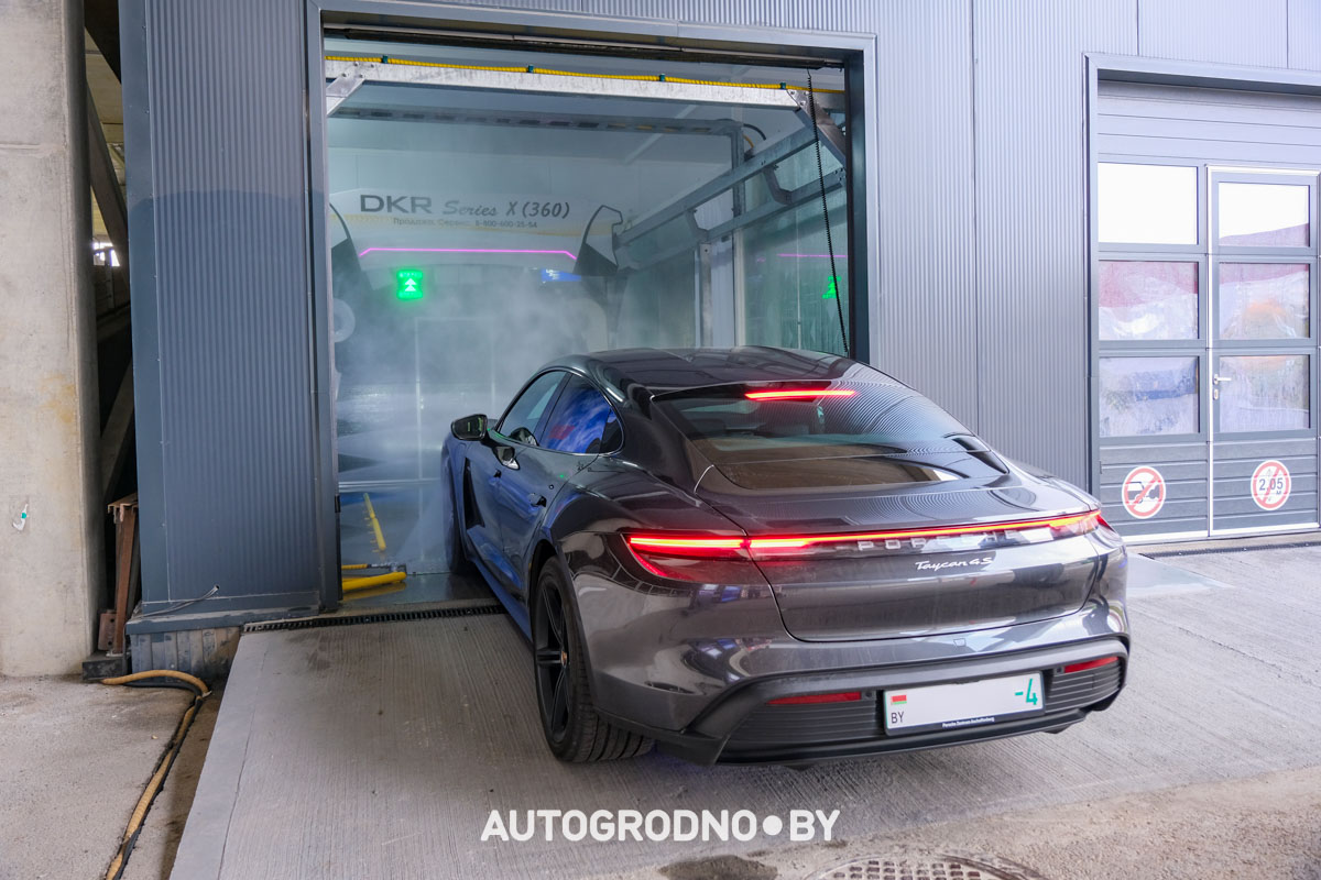 Робот мойка в Гродно ТРК Тринити