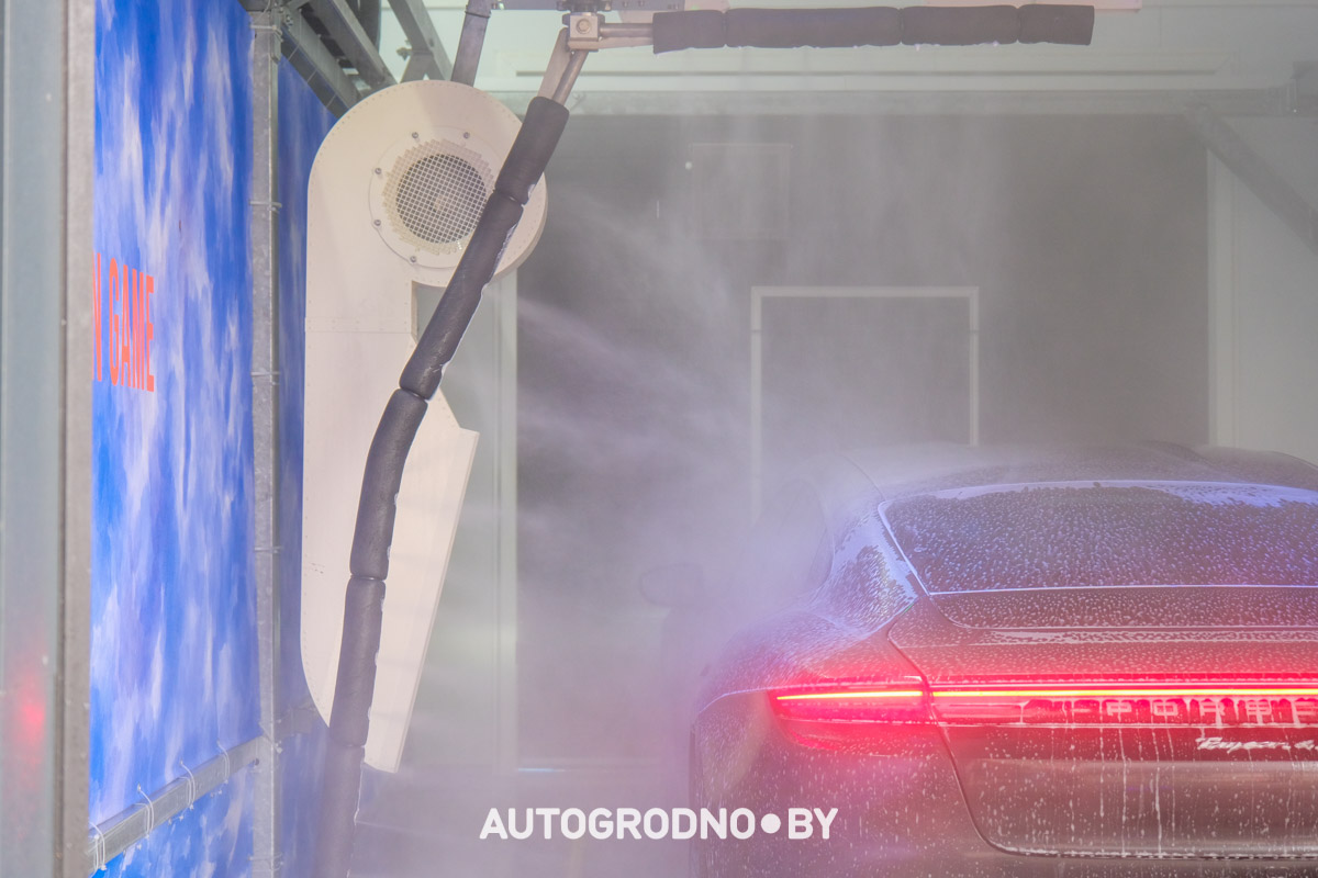 Робот мойка в Гродно ТРК Тринити