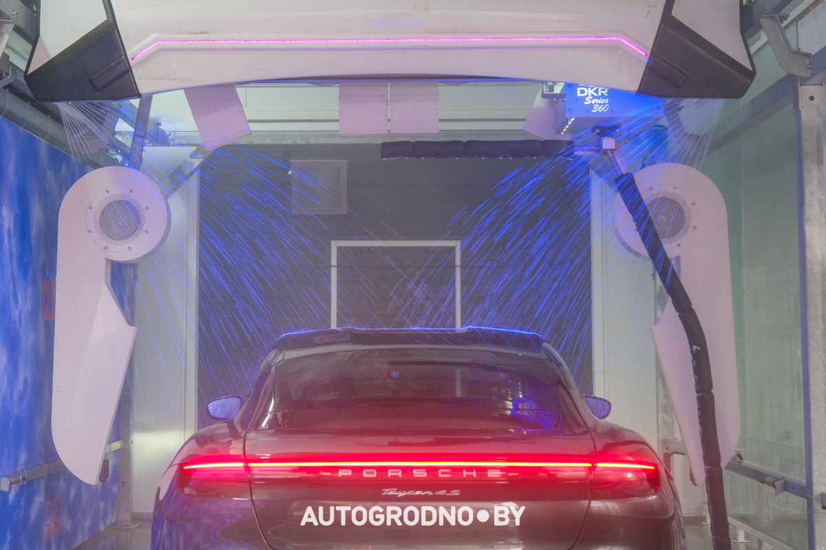 Робот мойка в Гродно ТРК Тринити