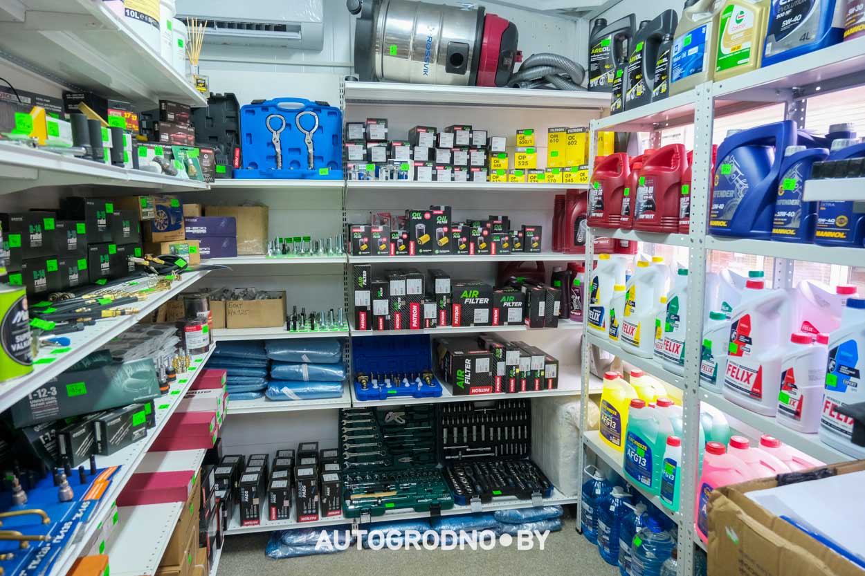 Магазин запчастей в микрорайоне Ольшанка в Гродно