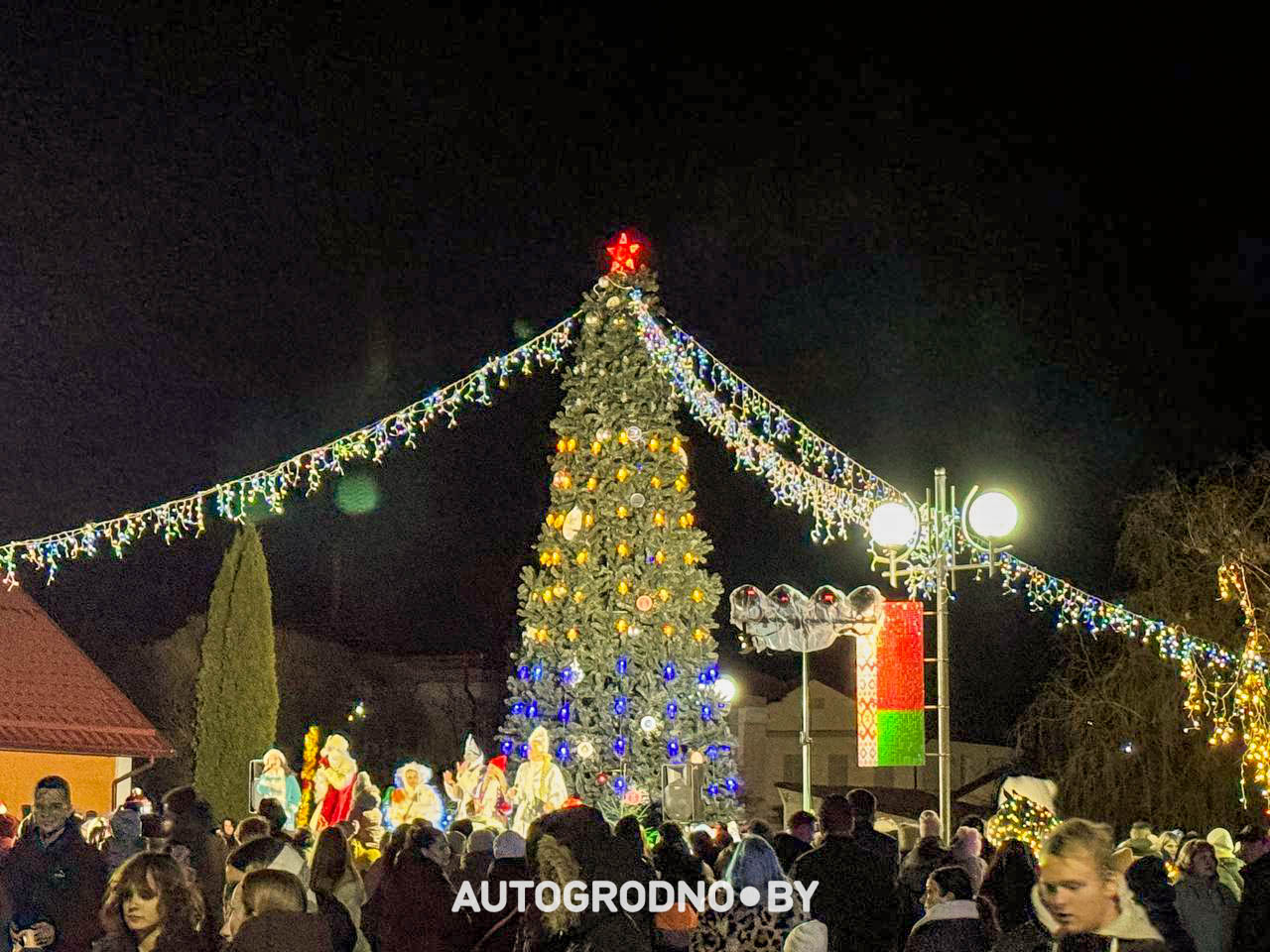 12 декабря автоклубы Гродно зажгли главную ёлку в Скиделе