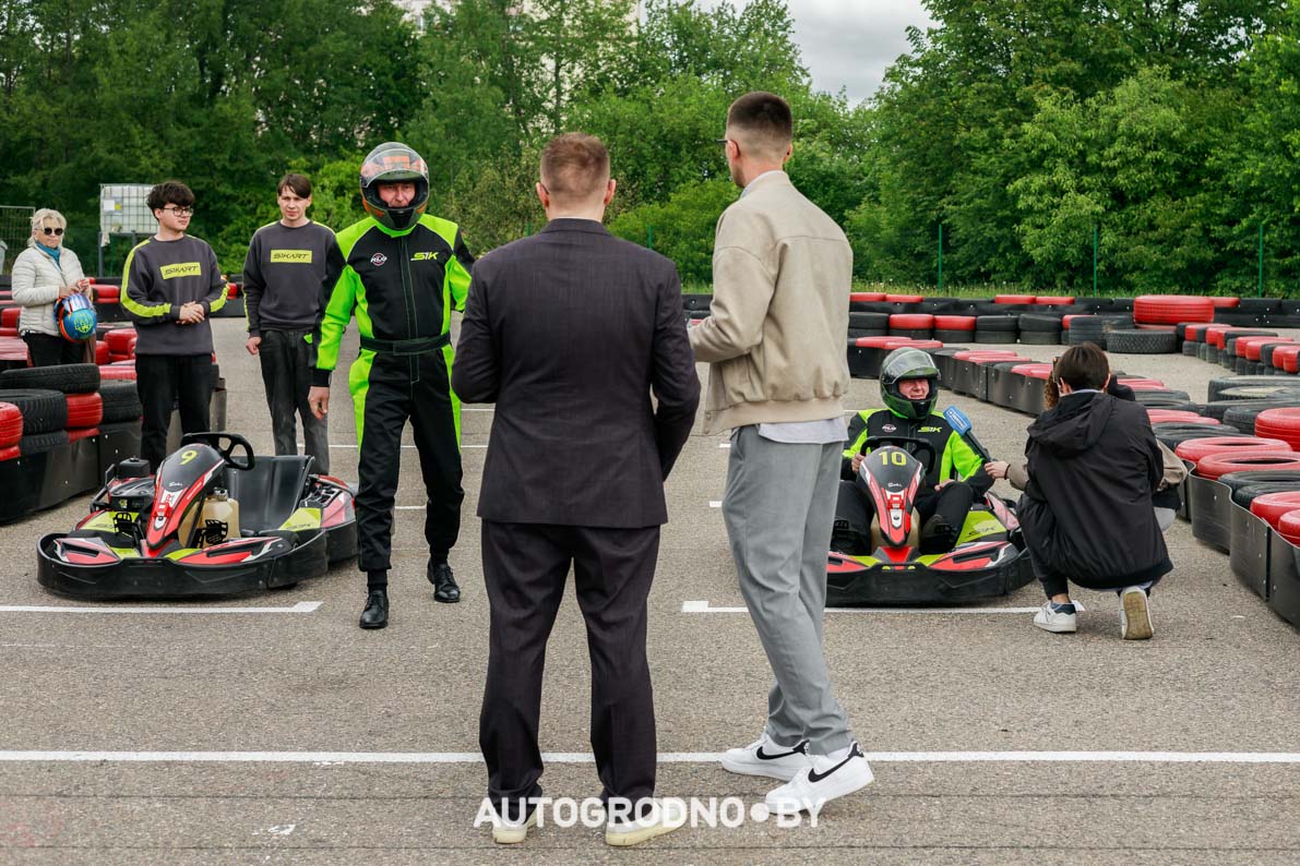 Картинг возле Короны