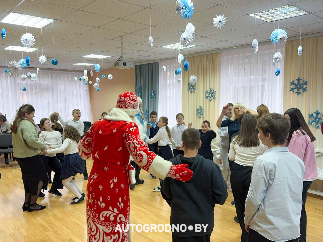 автоклубы Гродно навестили Детский Дом в Лойках