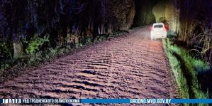 Под Сморгонью пожилой водитель на Daihatsu не справился с управлением и врезался в дерево