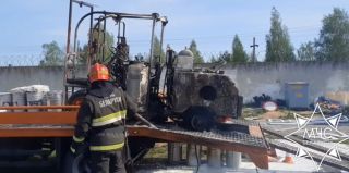 Разметочный автомобиль дорожников загорелся в Слониме – рабочий в реанимации. Обновлено: парень не выжил