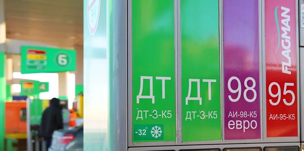 На автозаправках Беларуси начнут продавать только "зимний дизель". Когда?
