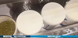 В Беларуси владелец СТО принял "травку" в качестве оплаты за ремонт, а потом решил на ней заработать