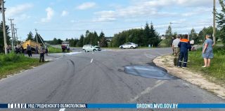 Opel выехал со второстепенной под МАЗ. МАЗ – в кювете, легковушка похожа на груду металлолома