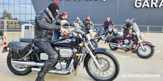 На улицы Гродно выехали мотоциклисты. Спросили, будет ли открытие сезона