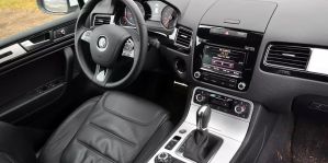 Устал ремонтировать машину у дилера и пошел в суд – какое решение принято