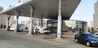 Два парня в Гродно ограбили заправку: набрали еды и воды и убежали