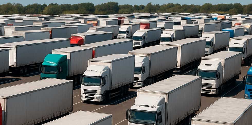 ГТК: на специально оборудованных площадках вблизи границы уже размещено 800 литовских грузовиков