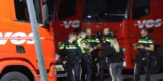 В Нидерландах белорус-дальнобойщик ранил троих коллег и скрылся