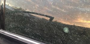 На Девятовке кто-то опробовал пневматику на стеклах Citroen. Хулиганом оказался подросток