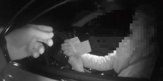 УВД: женщина на электрокаре отказалась передать документы, за это к ней применили физическую силу