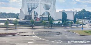 В Гродно оригинальным образом заузили проезд у Драма, который расширяли для дрифта