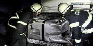 На немецком автобане в топливный бак фуры белоруса врезался микроавтобус. 300 литров дизеля вылилось на трассу