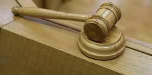 Белорус въехал в машину, скрылся с места ДТП, оказался пьяным – получил 3 статьи. Не согласился и дошел до Конституционного Суда