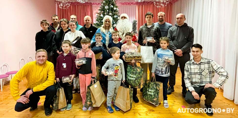 АвтоГродно с друзьями посетили детский дом в Лойках. Вот как это было
