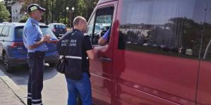 Налоговая наказала маршрутчиков за прием наличных мимо кассы