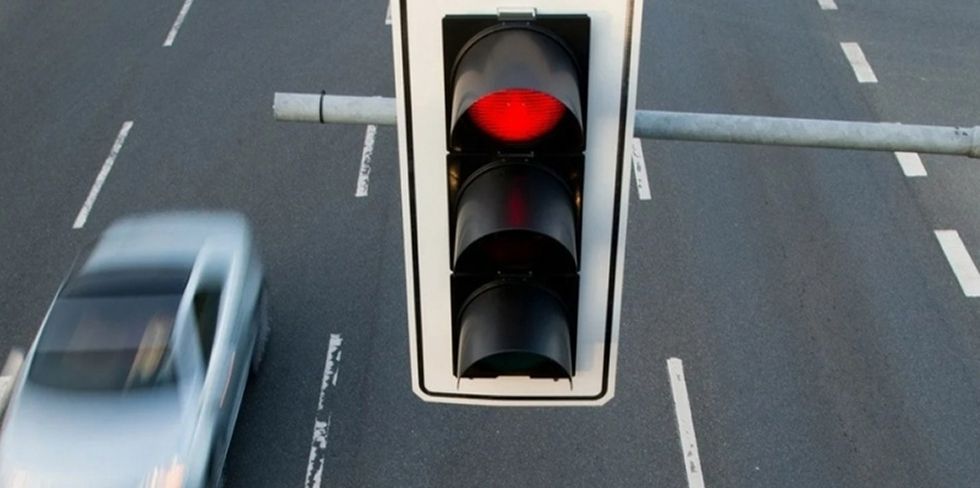 Любители проскочить на мигающий, будьте внимательны! В ближайшие дни за вами могут следить