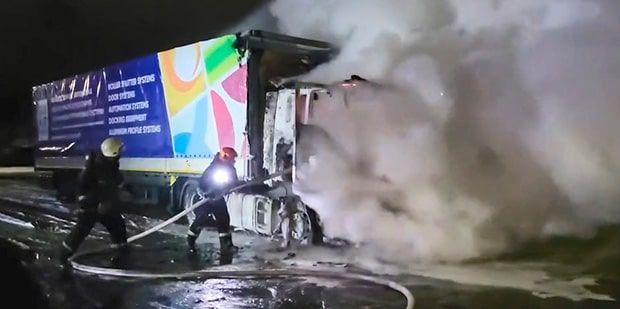 ЧП в Лиде: в кабине грузовика сгорел водитель. Говорят о взорвавшемся баллоне