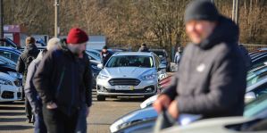 Больше 5 тысяч россиян "попали" на деньги. Таможня требует доплату за уже купленные авто