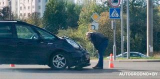 На Победы разбили Citroen: авария вблизи "Евроопта"