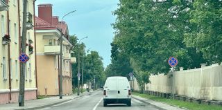 В Гродно вдоль большого участка на Красноармейской запрещена остановка. Фото