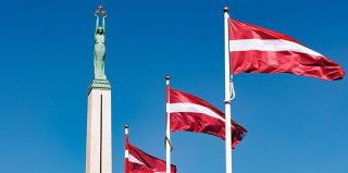 Латвия продлила запрет на выдачу виз белорусам – также отменяет турпоездки