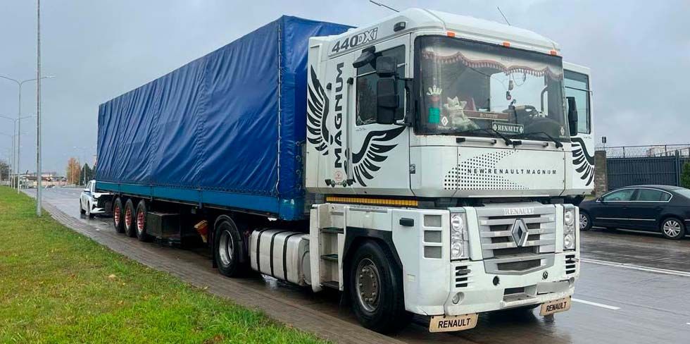 В Гродно остановили фуру с металлолом и старыми запчастями – документов на груз не было