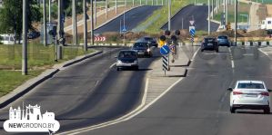 Зачем перекрывали движение на новой дороге к Зарице и Лапенкам? "Уложили асфальт – ему надо остыть"