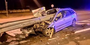 В Беларуси очередной отбойник унес жизнь водителя