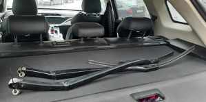 Geely Atlas Pro всего полтора года, но в гарантийном ремонте щеток стеклоочистителя дилер отказал. Почему?